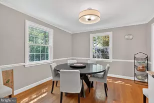 7215 Rollingwood Dr, Chevy Chase, MD 20815 - Photo 6