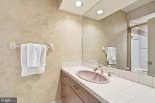 9 Oaklyn Ct, Potomac, MD 20854 - Photo 28