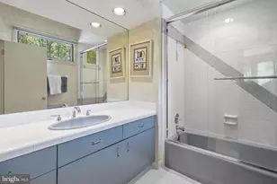 9 Oaklyn Ct, Potomac, MD 20854 - Photo 32