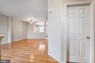 13008 Shamrock Glen Dr, Germantown, MD 20874 - Photo 2