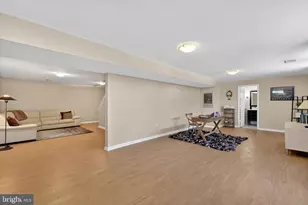 3303 Lyncrest Ct, Burtonsville, MD 20866 - Photo 10
