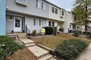 17445 Hoskinson Rd, Poolesville, MD 20837 - Photo 1