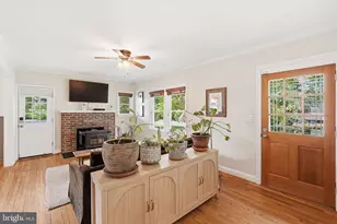 1811 Ednor Rd, Silver Spring, MD 20905 - Photo 2
