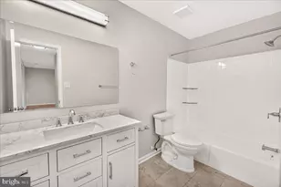 5700 Brewer House Cir, Rockville, MD 20852 - Photo 16