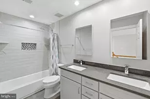 10816 Maplecrest Ln, Potomac, MD 20854 - Photo 18