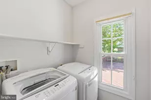 10816 Maplecrest Ln, Potomac, MD 20854 - Photo 22