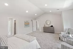10816 Maplecrest Ln, Potomac, MD 20854 - Photo 14