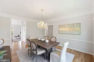 10816 Maplecrest Ln, Potomac, MD 20854 - Photo 12