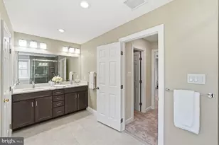 10816 Maplecrest Ln, Potomac, MD 20854 - Photo 16