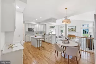 10816 Maplecrest Ln, Potomac, MD 20854 - Photo 2