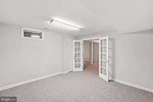 10816 Maplecrest Ln, Potomac, MD 20854 - Photo 26