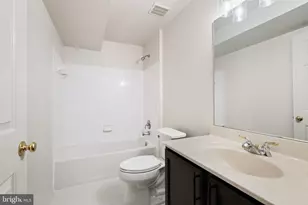 845 Lake Varuna Dr, Gaithersburg, MD 20878 - Photo 28