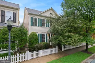 845 Lake Varuna Dr, Gaithersburg, MD 20878 - Photo 4