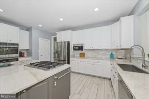 15125 Rollinmead Dr, Gaithersburg, MD 20878 - Photo 16