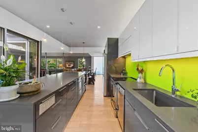 7005 W Greenvale Parkway W, Chevy Chase, MD 20815 - Photo 18