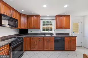 1106 Pipestem Pl, Potomac, MD 20854 - Photo 8