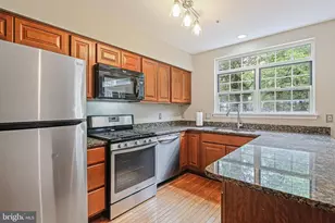 17847 Shotley Bridge Pl, Olney, MD 20832 - Photo 2