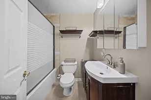 114 Charles St, Rockville, MD 20850 - Photo 24