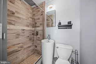 114 Charles St, Rockville, MD 20850 - Photo 16