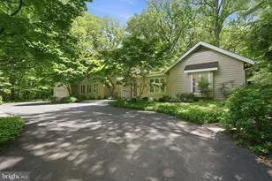 11815 Beekman Pl, Rockville, MD 20854 - Photo 4
