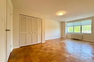 10201 Grosvenor Pl, North Bethesda, MD 20852 - Photo 2