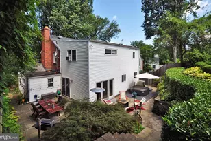 4306 Kentbury Dr, Bethesda, MD 20814 - Photo 2