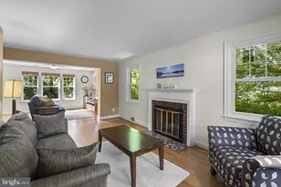 213 Crestmoor Cir, Silver Spring, MD 20901 - Photo 4
