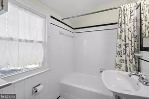 213 Crestmoor Cir, Silver Spring, MD 20901 - Photo 16