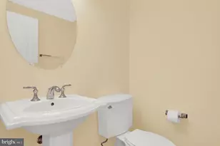 10312 Potomac Corner Dr, Rockville, MD 20850 - Photo 16