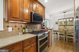 2295 Dunster Ln, Potomac, MD 20854 - Photo 12