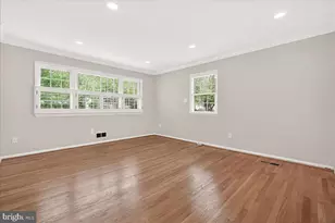 11905 Hunters Ln, Rockville, MD 20852 - Photo 10