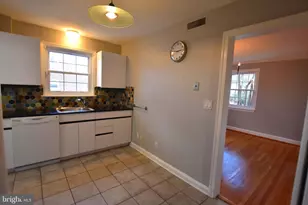 10118 Cedar Ln, Kensington, MD 20895 - Photo 10