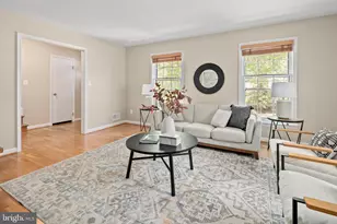 7018 Old Cabin Ln, North Bethesda, MD 20852 - Photo 6