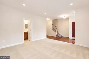 184 Autumn View Dr, Gaithersburg, MD 20878 - Photo 4