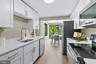 13128 Wonderland Way, Germantown, MD 20874 - Photo 10