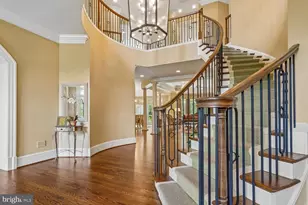 10420 Riverwood Dr, Potomac, MD 20854 - Photo 12