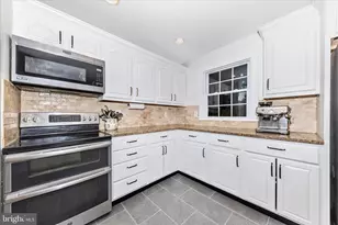 28513 Woodview Dr, Damascus, MD 20872 - Photo 14