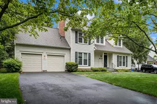 8405 St Regis Way, Gaithersburg, MD 20886 - Photo 2