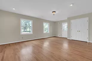 8616 Chateau Dr, Potomac, MD 20854 - Photo 26