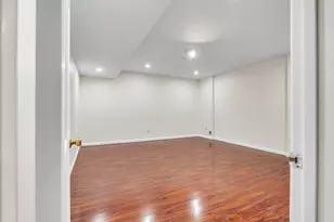 8616 Chateau Dr, Potomac, MD 20854 - Photo 48