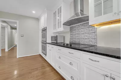 8616 Chateau Drive, Potomac, MD 20854 - Photo 12