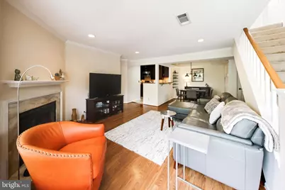 5814 Inman Park Circle #220, Rockville, MD 20852 - Photo 6