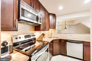 5814 Inman Park Cir, Rockville, MD 20852 - Photo 10