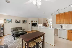 7728 Heritage Farm Dr, Gaithersburg, MD 20886 - Photo 16