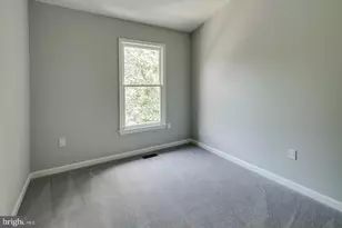 1353 Templeton Pl, Rockville, MD 20852 - Photo 16