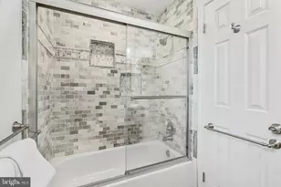 12400 Triple Crown Rd, Gaithersburg, MD 20878 - Photo 24