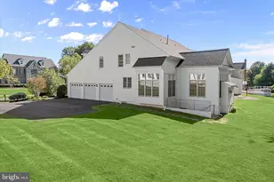 16907 Harbour Town Dr, Ashton, MD 20861 - Photo 60