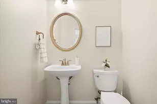 16907 Harbour Town Dr, Ashton, MD 20861 - Photo 30