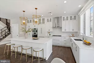 3635 Chevy Chase Lake Dr, Chevy Chase, MD 20815 - Photo 10