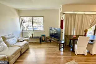 5200 Crossfield Ct, Rockville, MD 20852 - Photo 2